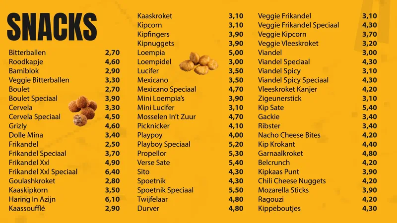 Geel menubord van De Friet Factory met meer dan vijftig snacks en hun prijzen in drie kolommen